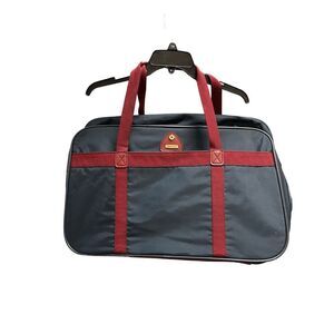 Samsonite Travel Tote Carry on Bag 21x13x8 inches. Carry on tote with zipper clo